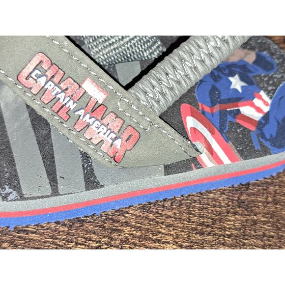 Marvel Boy Sandals Size 5 - Picture 4 of 5